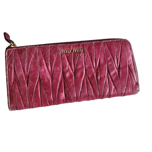 Prada MIUMIU long wallet Zip Around Zippy Genuine leather Quilted Berry Pink - Picture 1 of 12